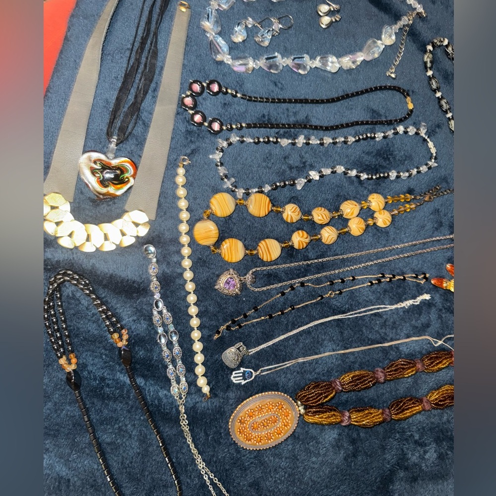 Huge Bundle Vintage Jewelry Mystery Grab Bag - Estate Jewelry Lot Surprise Box - Picture 9 of 14